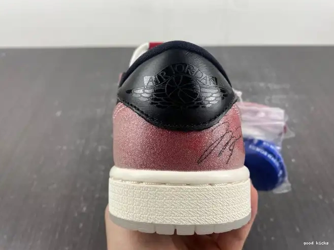 ROOM FN0432-017 'RED TROPHY X JORDAN OG AIR 1 LOW BLACK' 0326